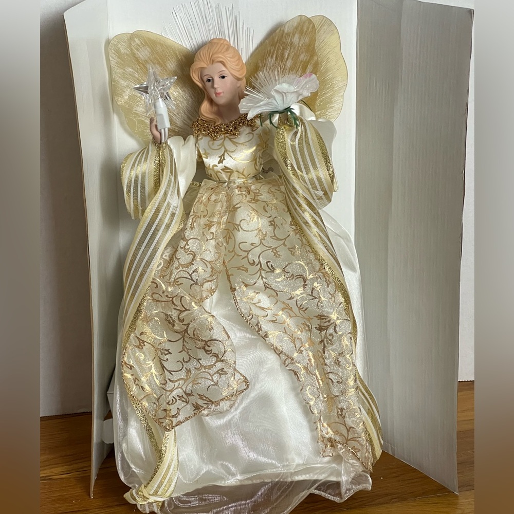 Christmas Tree Topper Angel lighted